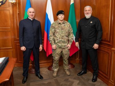 Слева направо: Рашид Темрезов, Адам Кадыров и Адам Делимханов. Фото: Рашид Темрезов / Telegram