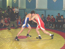 Схватка призеров чемпионата России по борьбе, фото с сайта abop.su (С)