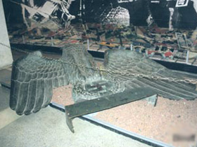 Германский орел, снятый с Рейхстага. Фото с сайта armymuseum.ru (С)