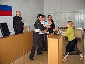 Заседание суда в Беслане 29 мая 2007 года. Фото "Коммерсанта".