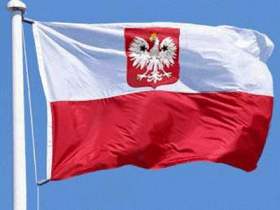 Польский флаг. Фото с сайта aprel.com.ua