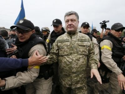 Президент Украины Петр Порошенко в Донбассе. Фото: unian.net