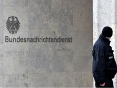 Логотип Федерального разведывательного управления Германии у входа в его штаб-квартиру в Берлине (архив). Фото: AFP